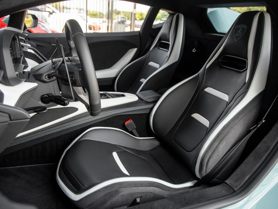 2026 Lamborghini Temerario - Image 26 of 31