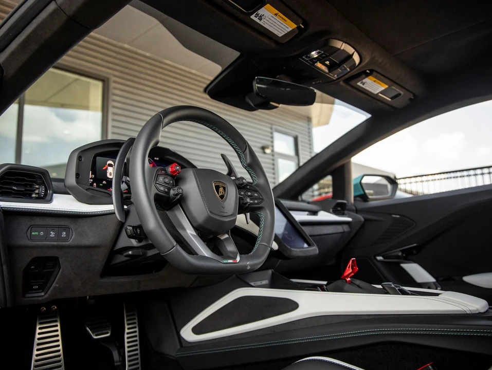 2026 Lamborghini Temerario - Image 28 of 31