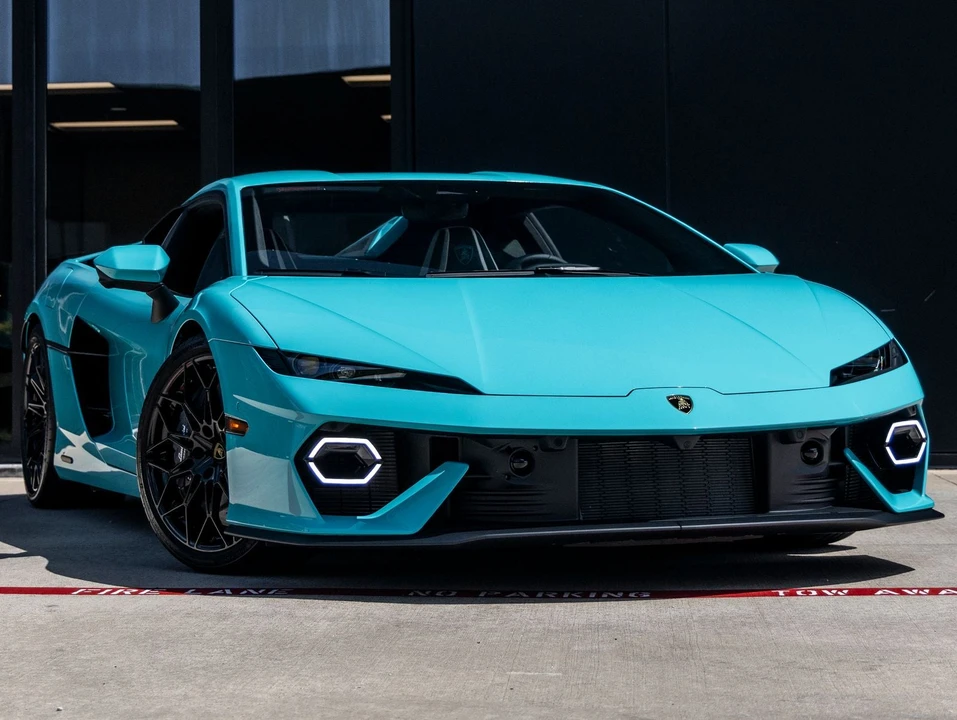 2026 Lamborghini Temerario - Image 2 of 31