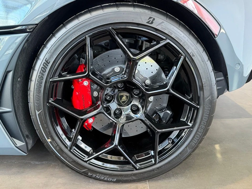 2026 Lamborghini Temerario - Image 10 of 16