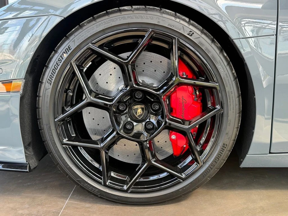 2026 Lamborghini Temerario - Image 9 of 16