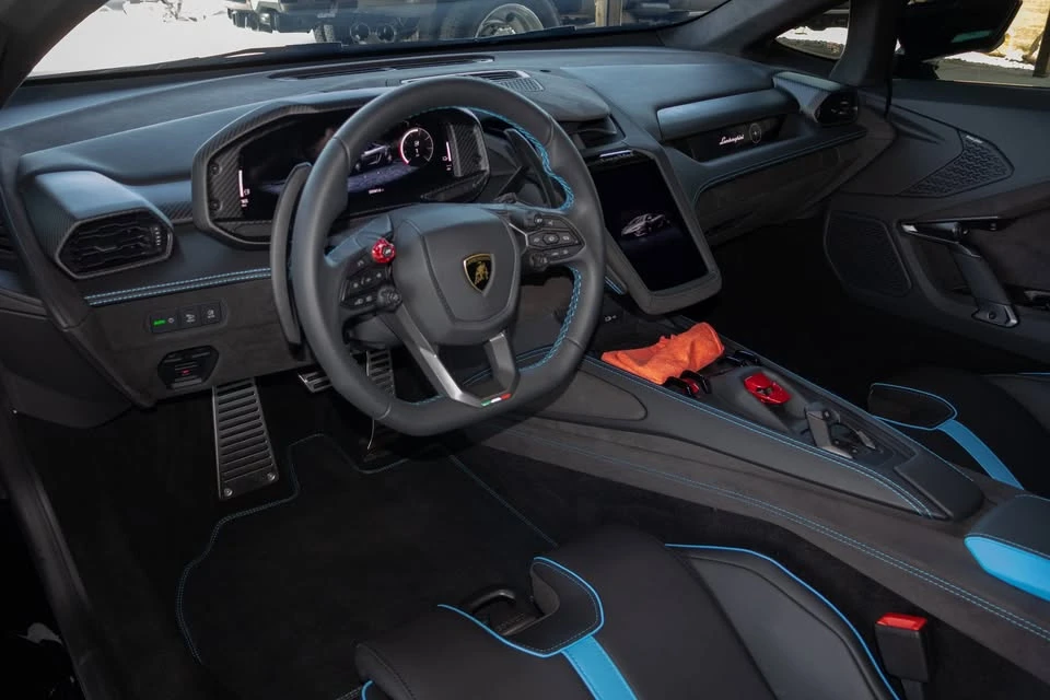 2026 Lamborghini Temerario - Image 12 of 16