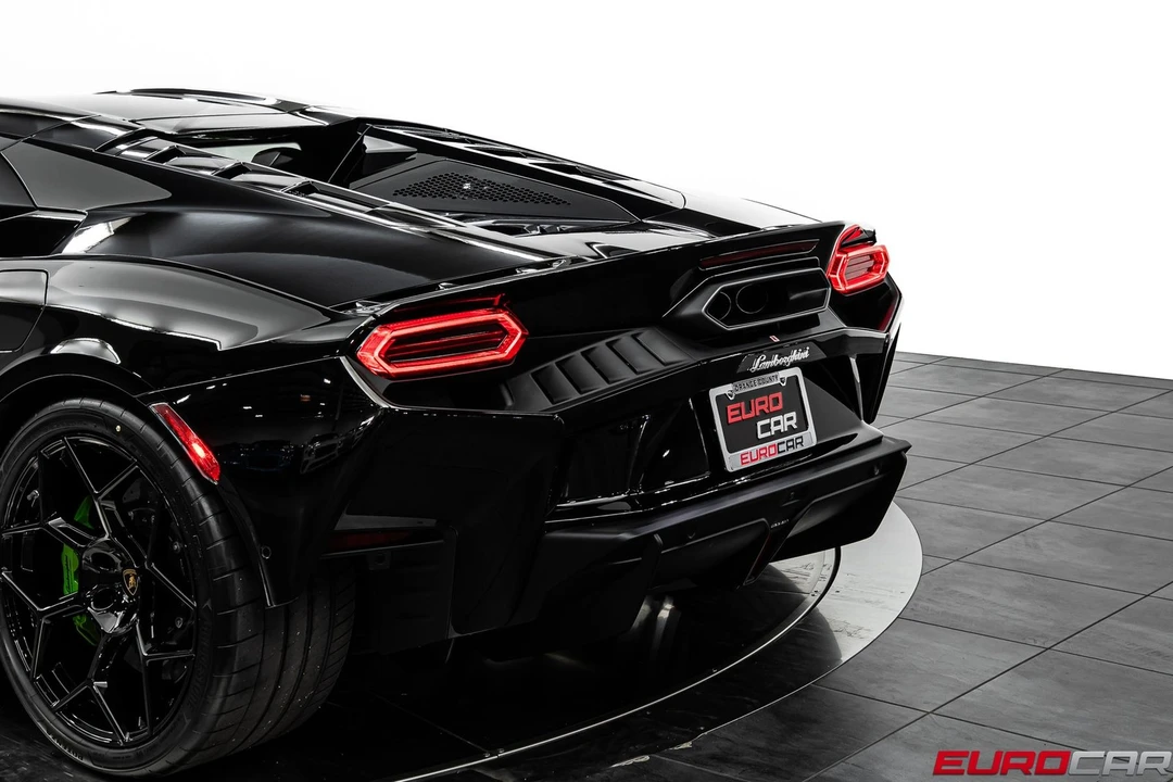 2026 Lamborghini Temerario - Image 17 of 31