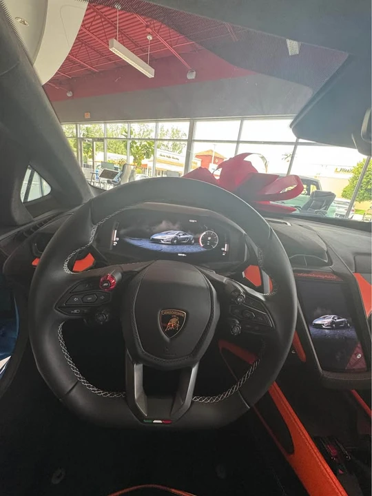 2026 Lamborghini Temerario - Image 9 of 10