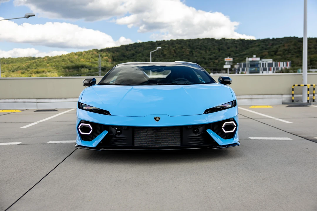 2026 Lamborghini Temerario - Image 2 of 31