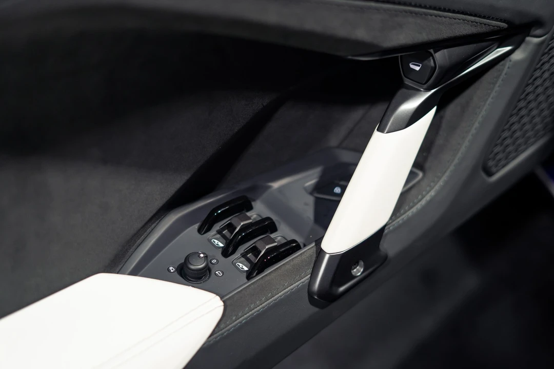 2026 Lamborghini Temerario - Image 18 of 31