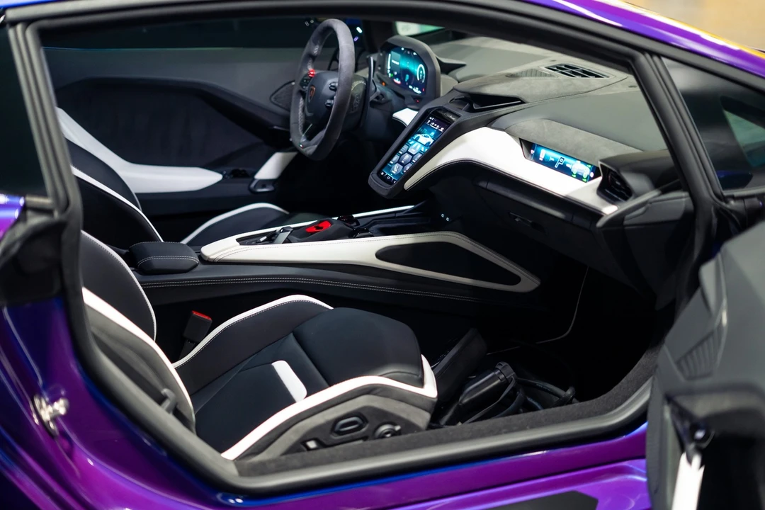 2026 Lamborghini Temerario - Image 2 of 31
