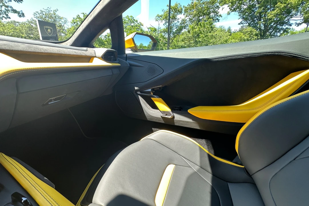 2026 Lamborghini Temerario - Image 10 of 15