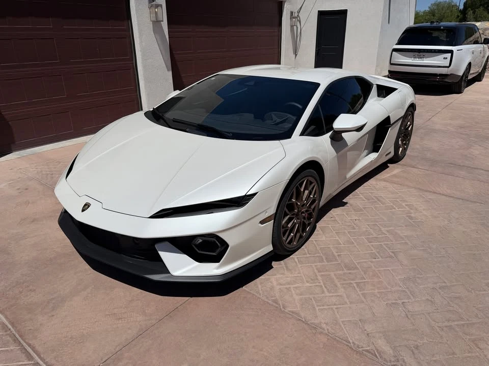2026 Lamborghini Temerario - Image 2 of 18