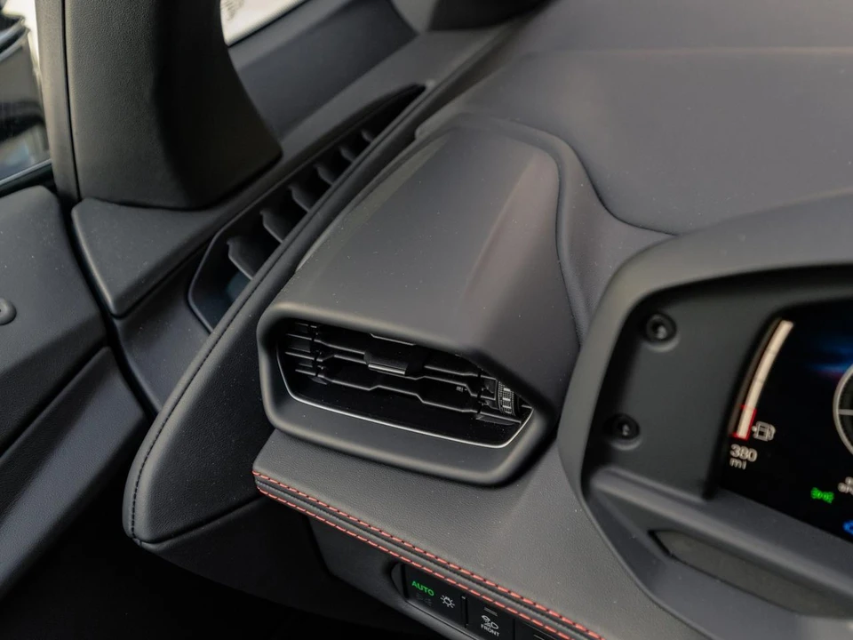 2026 Lamborghini Temerario - Image 17 of 31