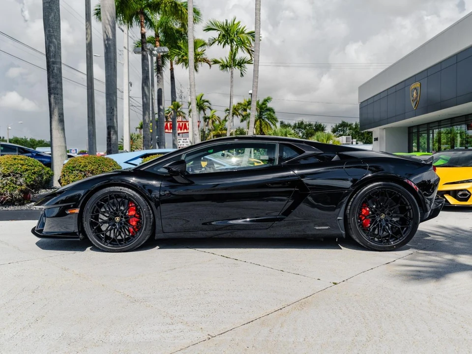 2026 Lamborghini Temerario - Image 3 of 31