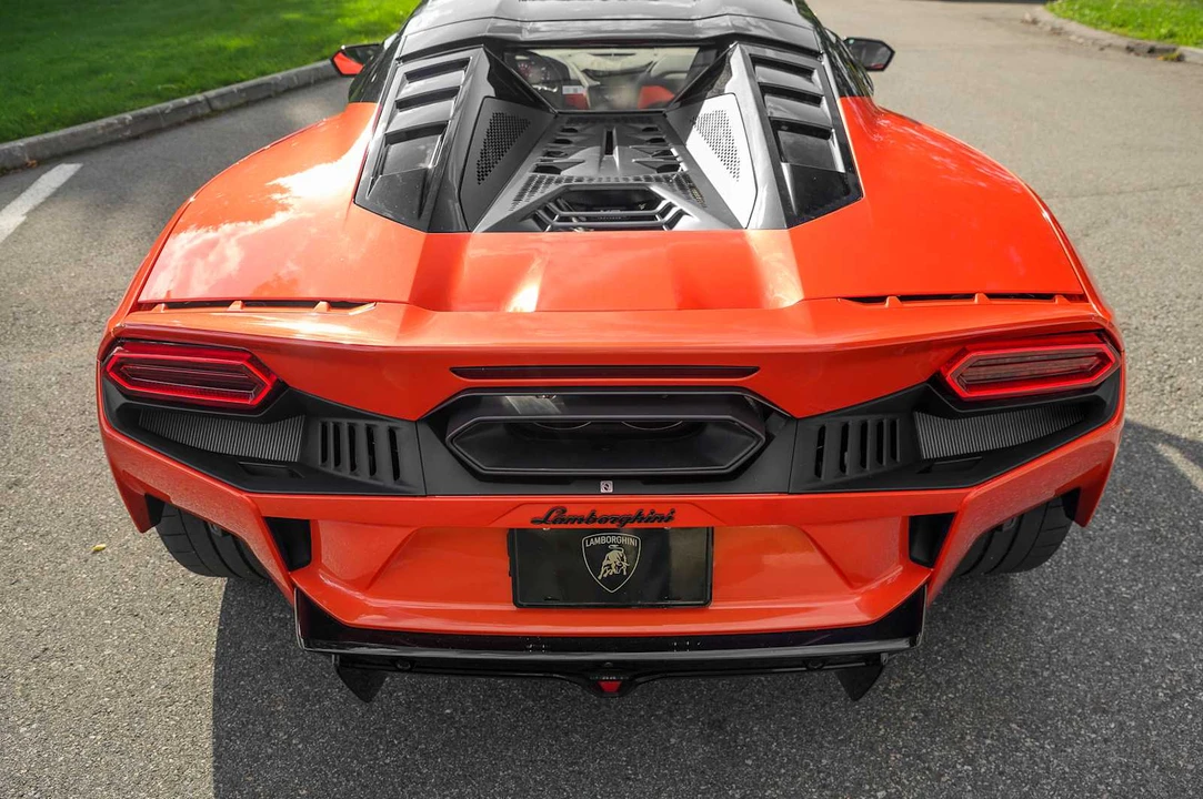 2026 Lamborghini Temerario - Image 14 of 31