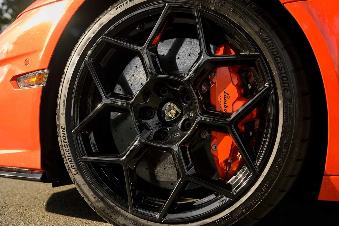 2026 Lamborghini Temerario - Image 7 of 31