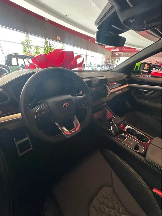 2026 Lamborghini Urus SE - Image 3 of 4