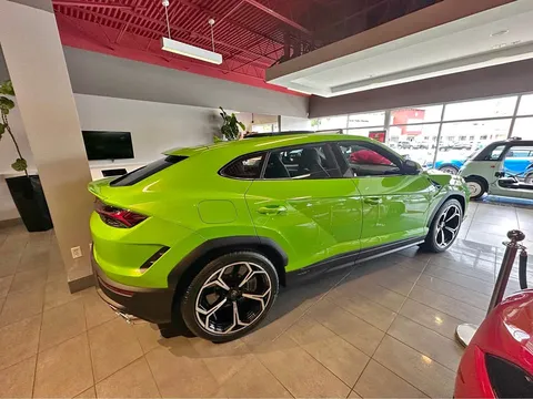 2026 Lamborghini Urus Graphite Capsule Sport Utility 4D