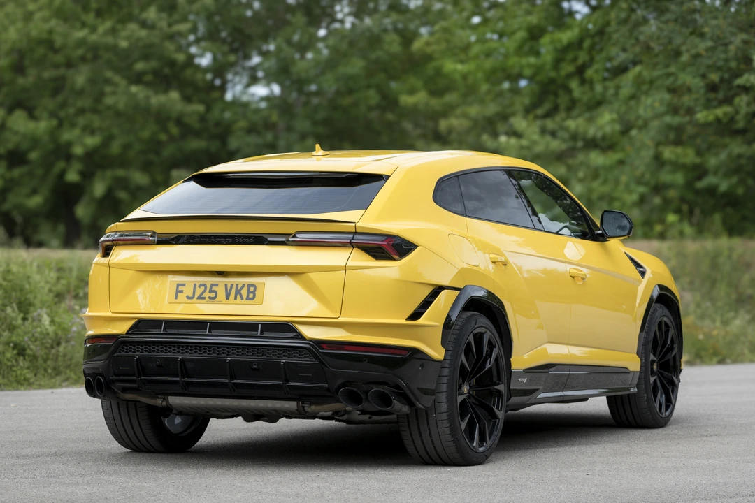 2026 Lamborghini Urus S - Image 16 of 31