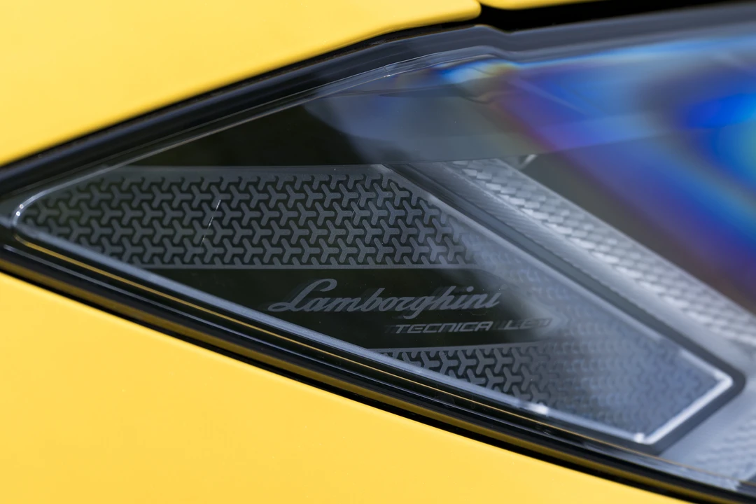 2026 Lamborghini Urus S - Image 23 of 31