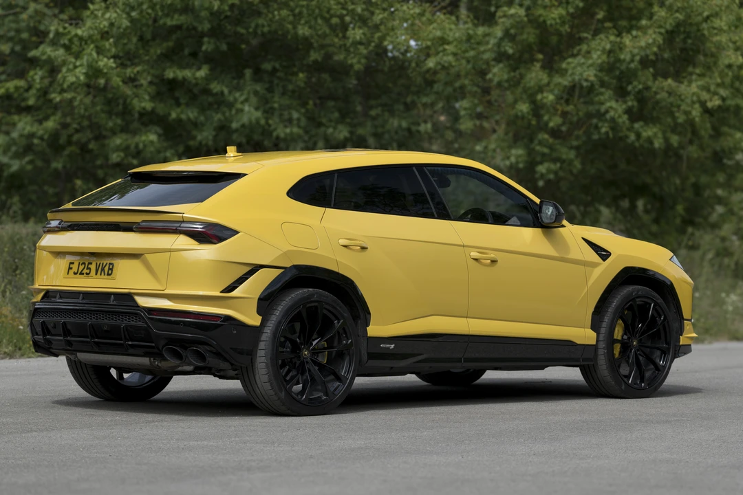 2026 Lamborghini Urus S - Image 17 of 31
