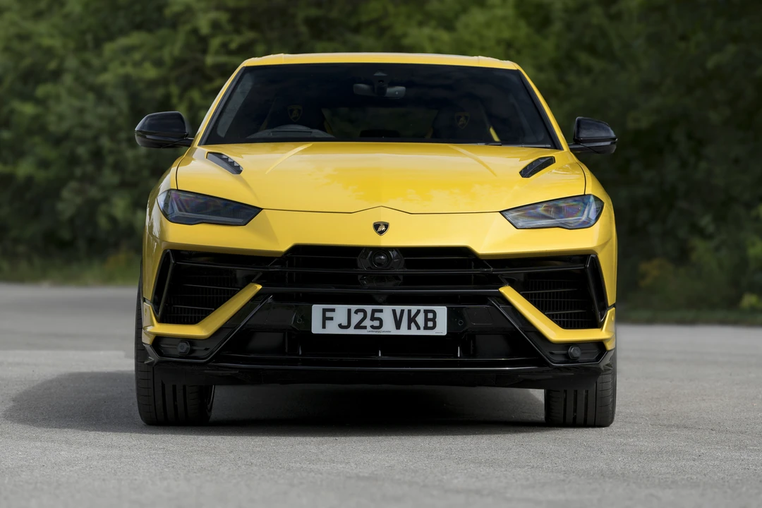 2026 Lamborghini Urus S - Image 2 of 31