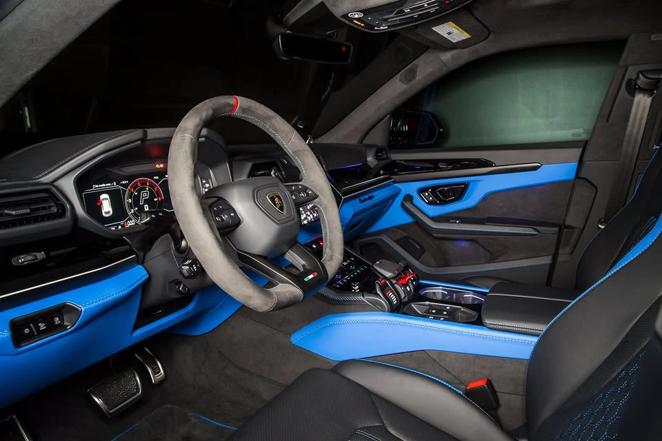 2026 Lamborghini Urus SE - Image 9 of 20