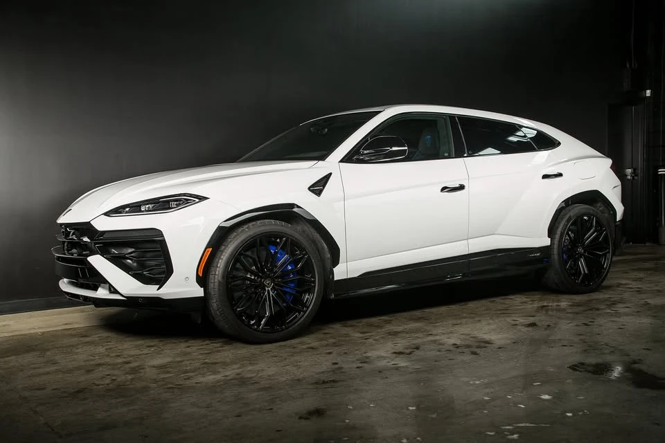 2026 Lamborghini Urus SE - Image 2 of 20