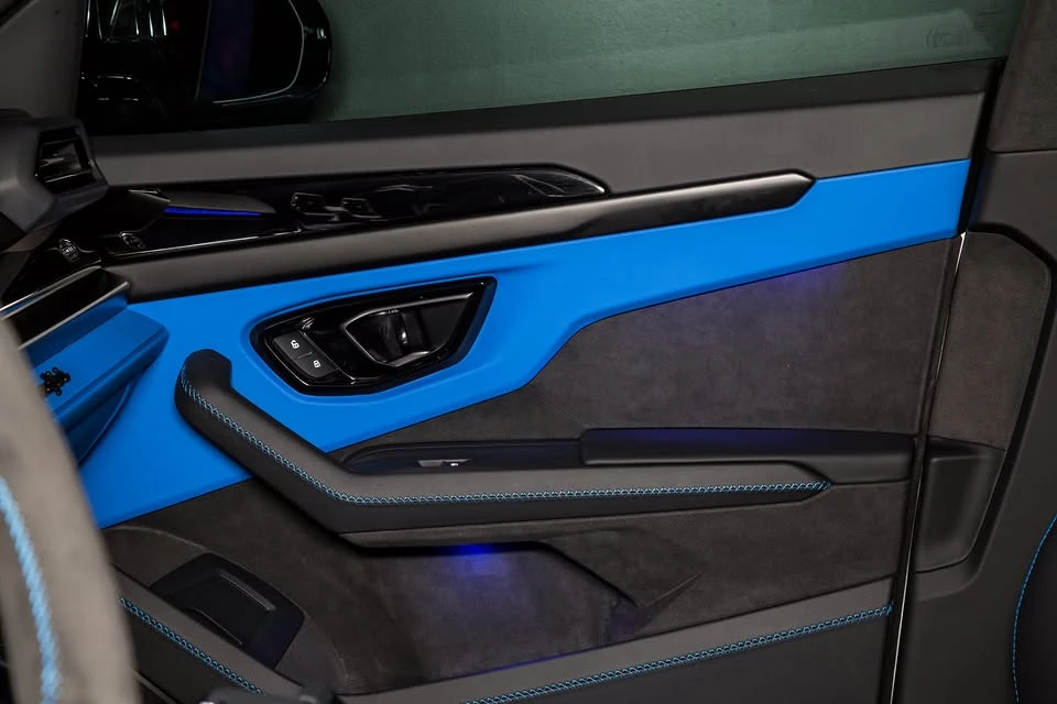 2026 Lamborghini Urus SE - Image 15 of 20