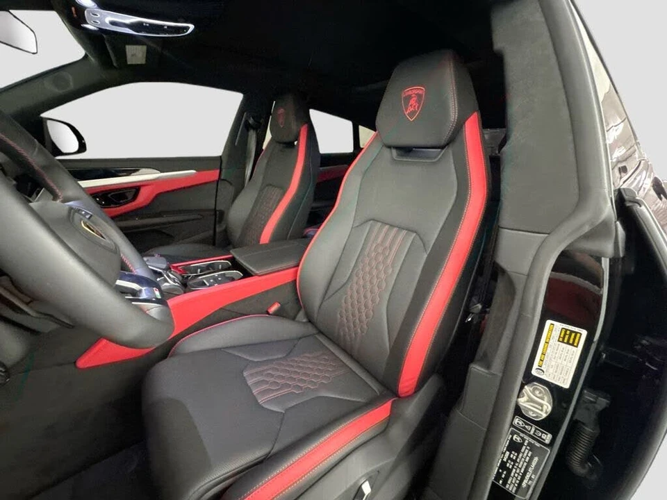 2026 Lamborghini Urus SE - Image 22 of 31