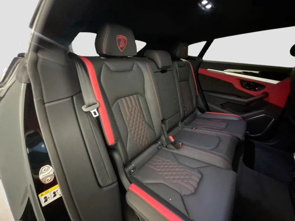 2026 Lamborghini Urus SE - Image 30 of 31
