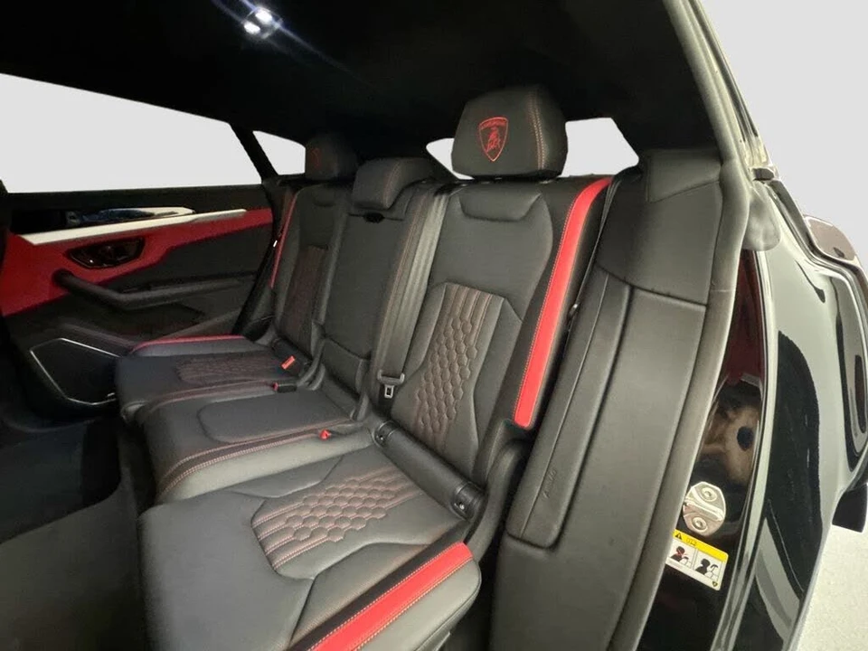 2026 Lamborghini Urus SE - Image 26 of 31