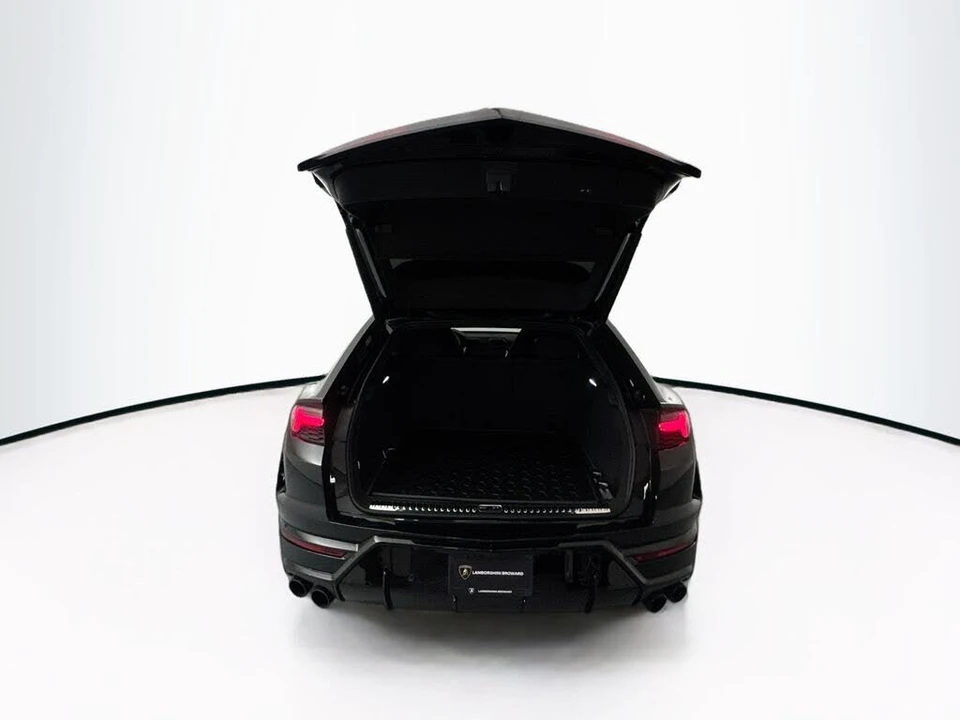 2026 Lamborghini Urus SE - Image 29 of 31