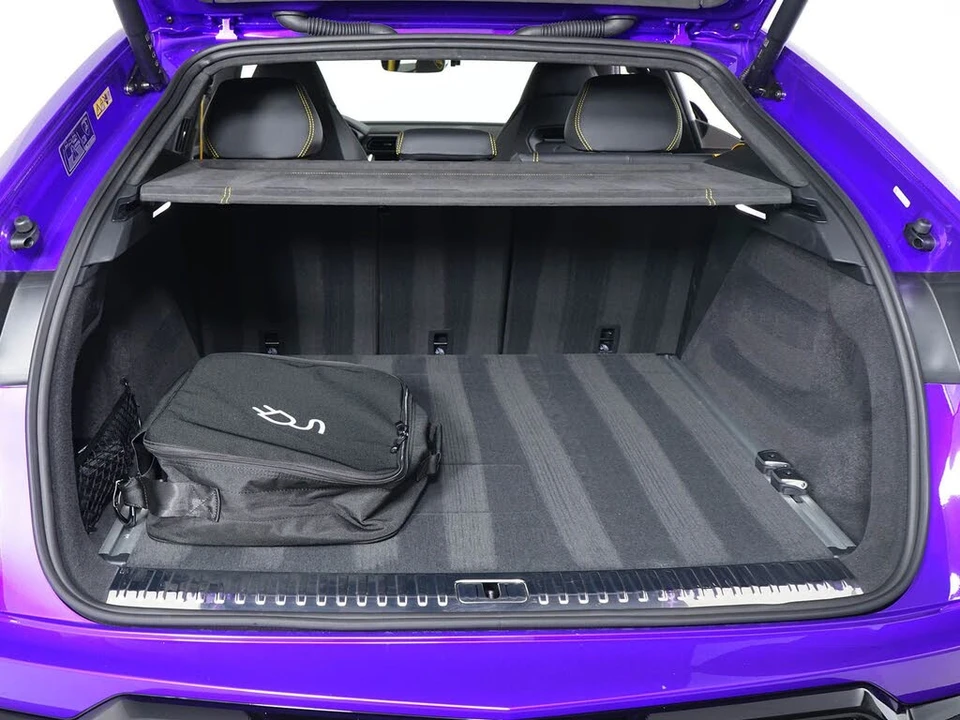 2026 Lamborghini Urus SE - Image 19 of 31