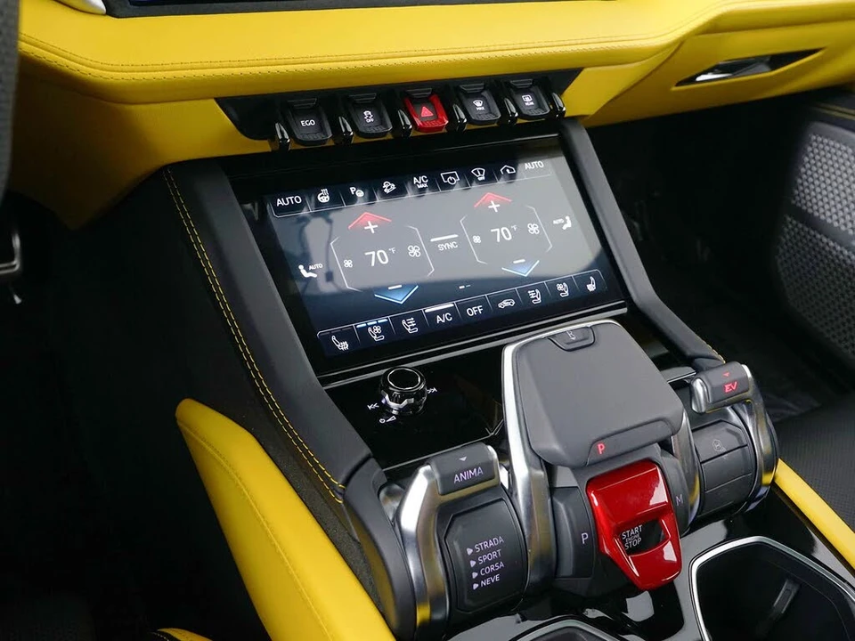 2026 Lamborghini Urus SE - Image 30 of 31