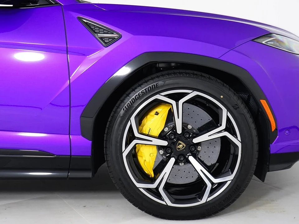 2026 Lamborghini Urus SE - Image 16 of 31