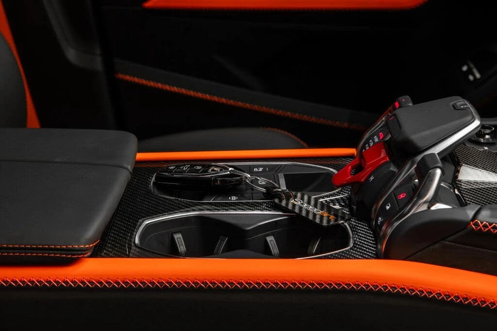 2026 Lamborghini Urus SE - Image 17 of 30