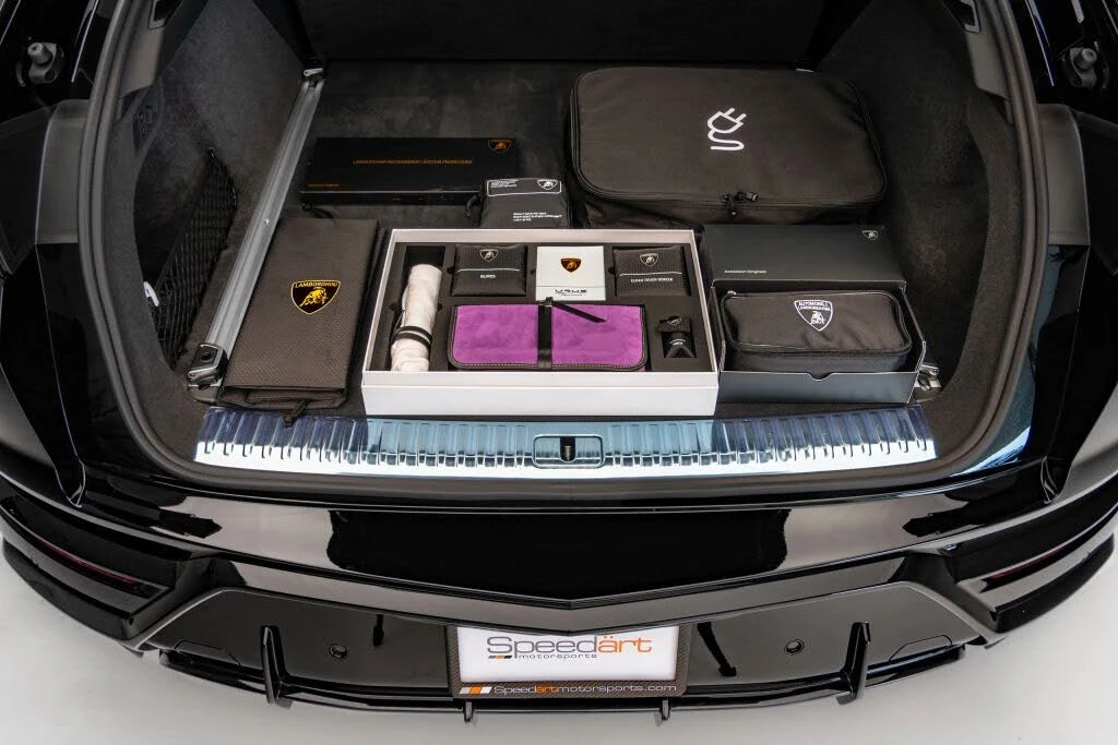 2026 Lamborghini Urus SE - Image 29 of 30