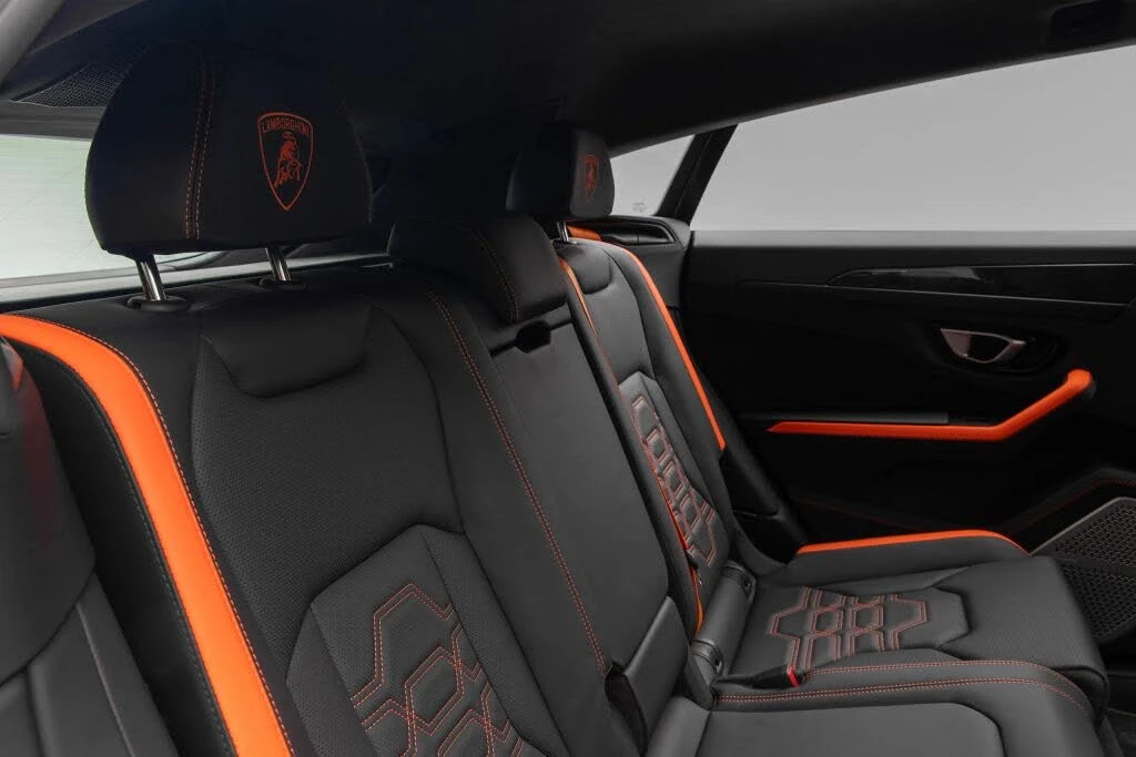2026 Lamborghini Urus SE - Image 13 of 30