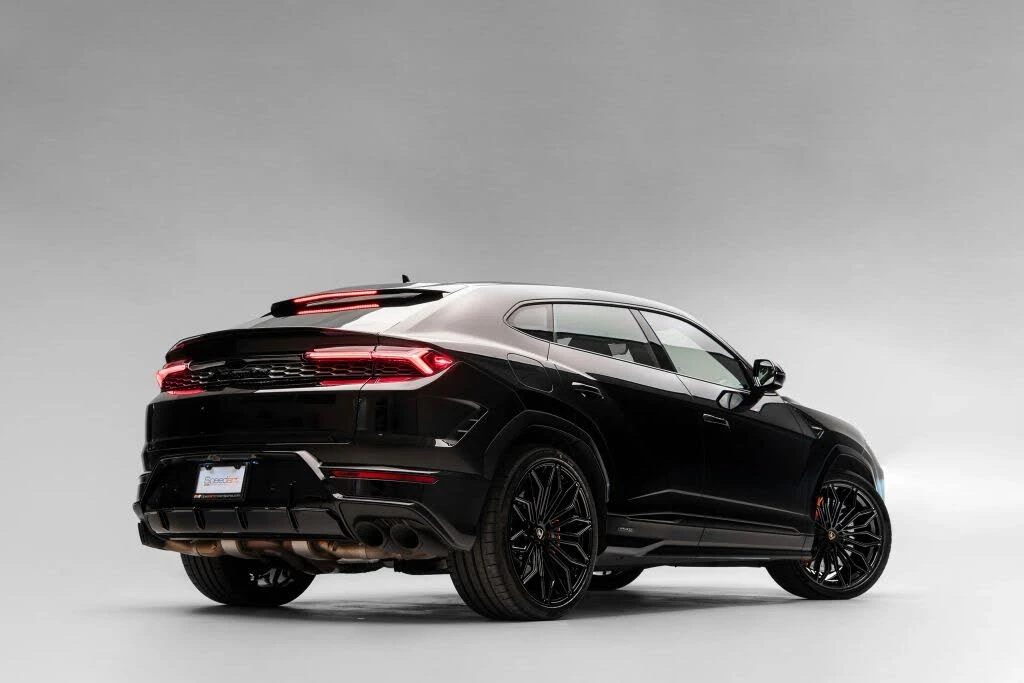 2026 Lamborghini Urus SE - Image 9 of 30