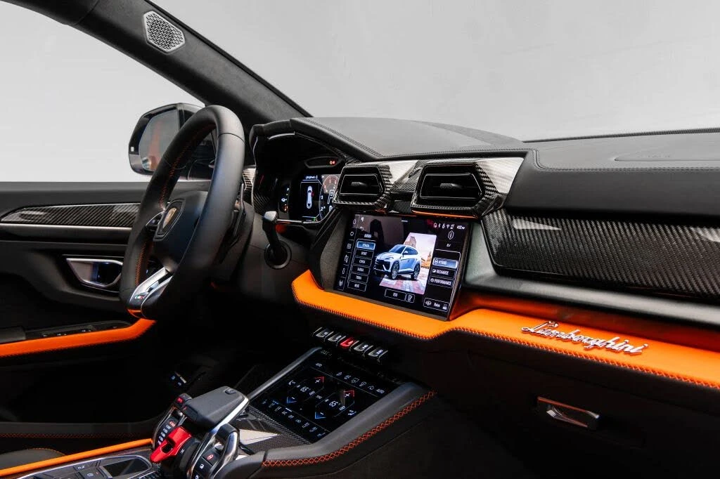 2026 Lamborghini Urus SE - Image 2 of 30