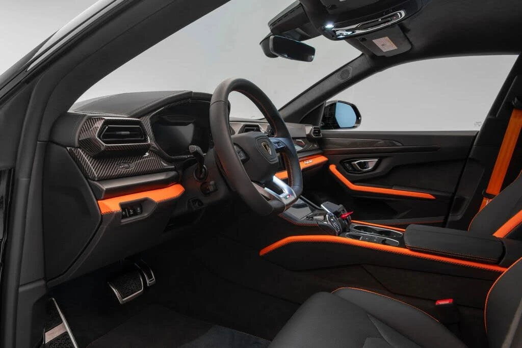 2026 Lamborghini Urus SE - Image 18 of 30