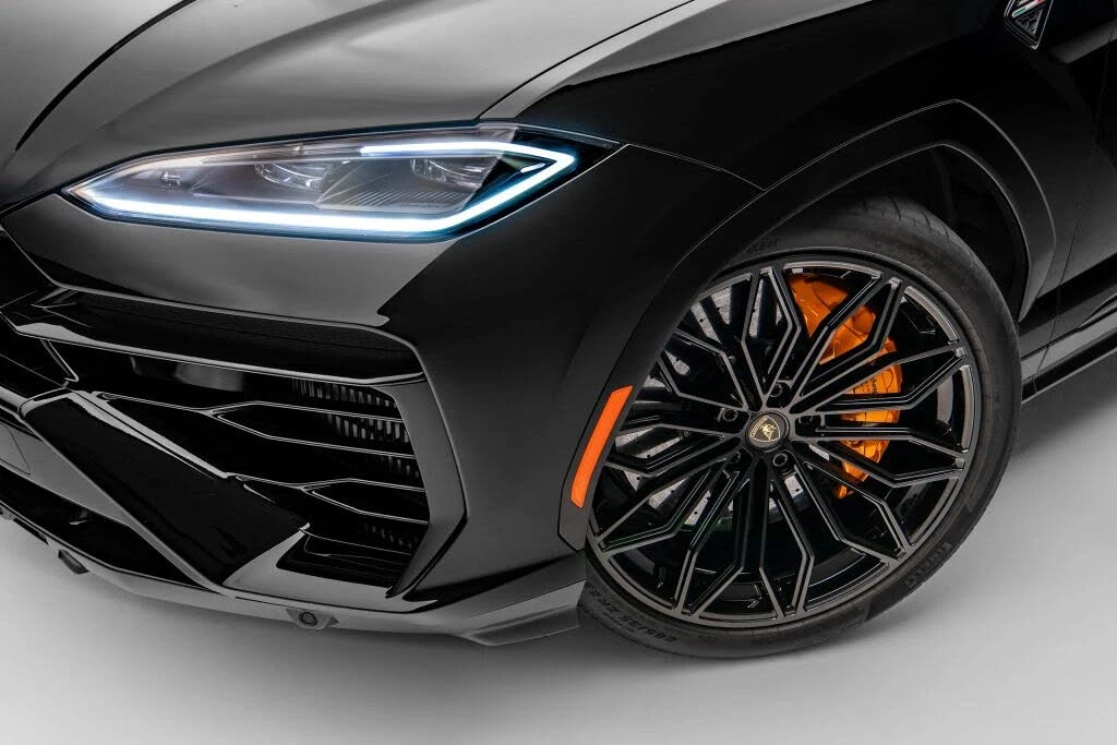 2026 Lamborghini Urus SE - Image 23 of 30