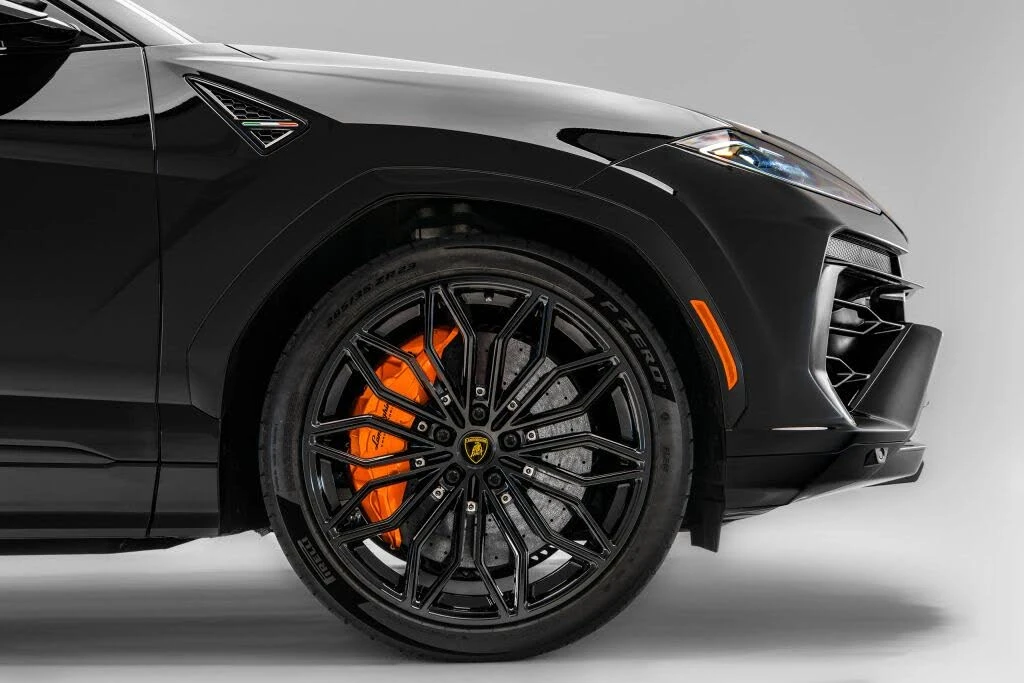 2026 Lamborghini Urus SE - Image 21 of 30