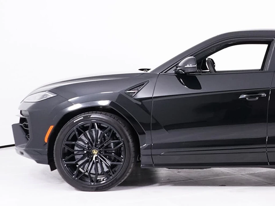 2026 Lamborghini Urus SE - Image 12 of 31