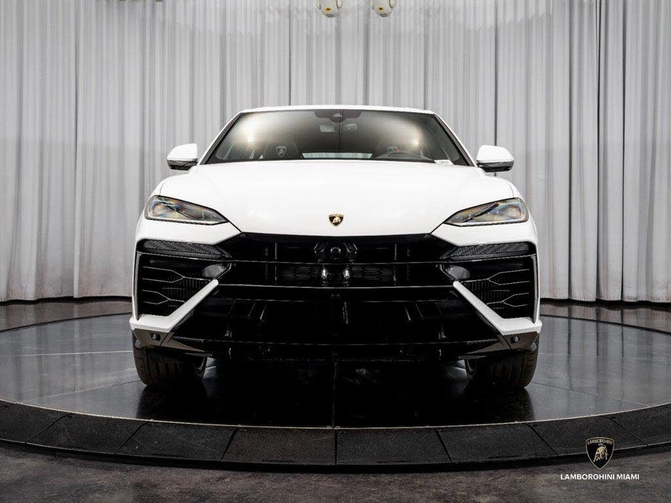 2026 Lamborghini Urus SE - Image 2 of 31