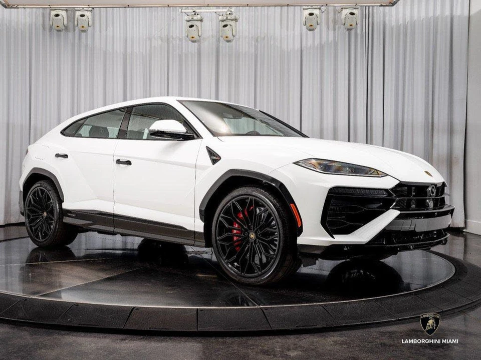 2026 Lamborghini Urus SE - Image 18 of 31