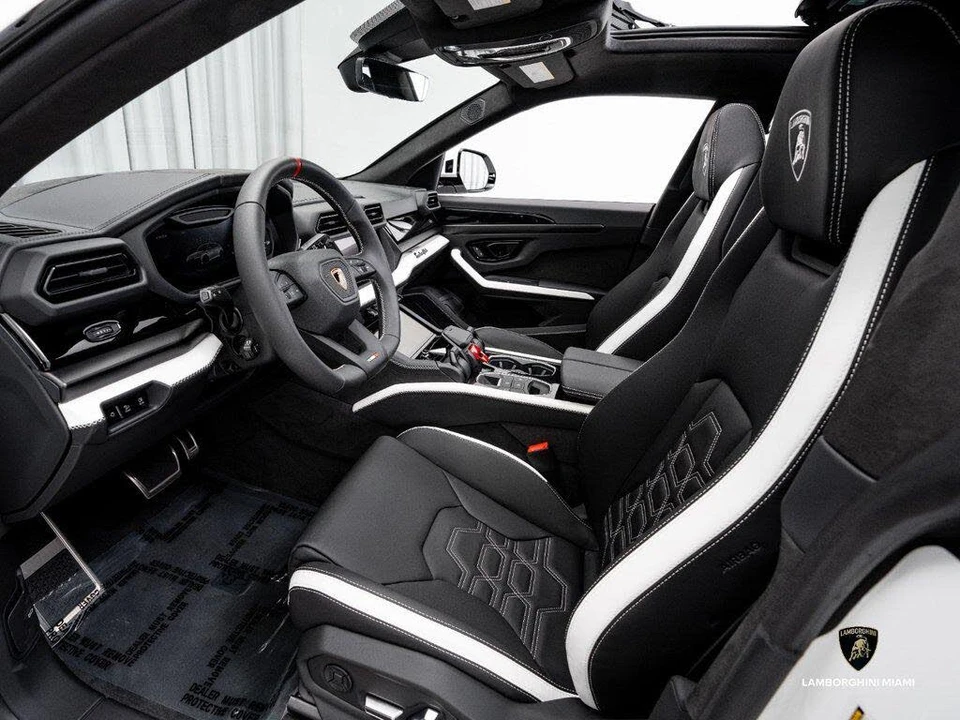 2026 Lamborghini Urus SE - Image 22 of 31