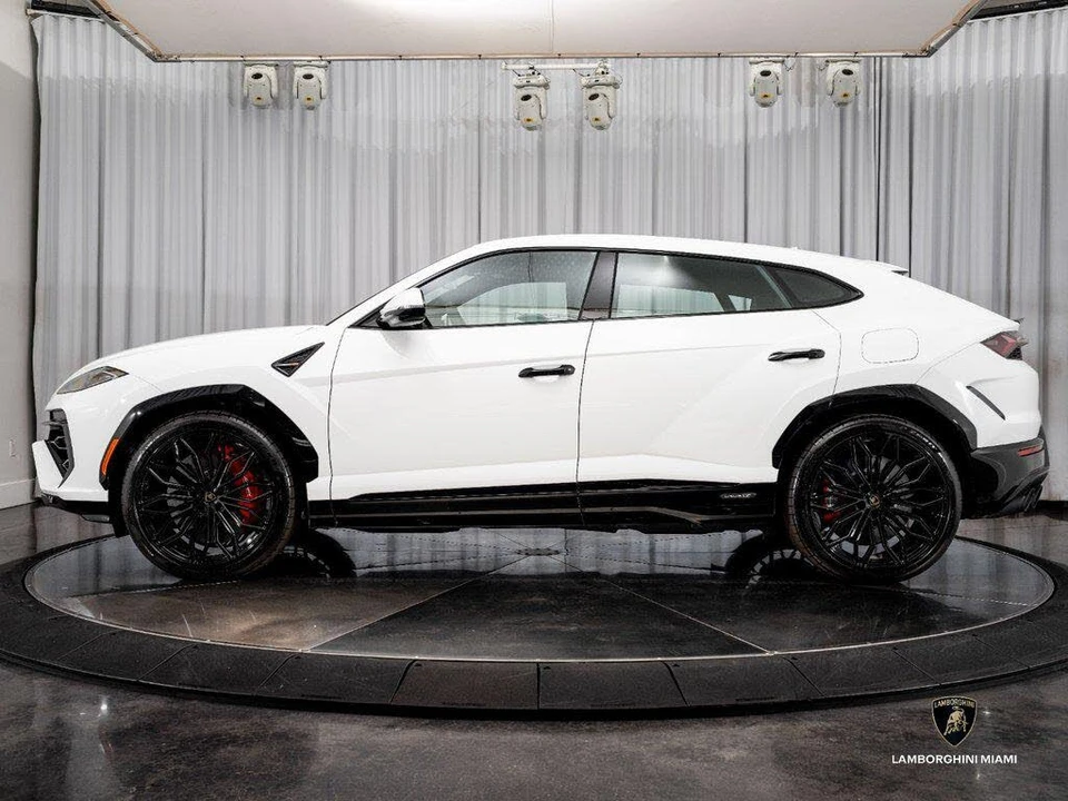 2026 Lamborghini Urus SE - Image 7 of 31