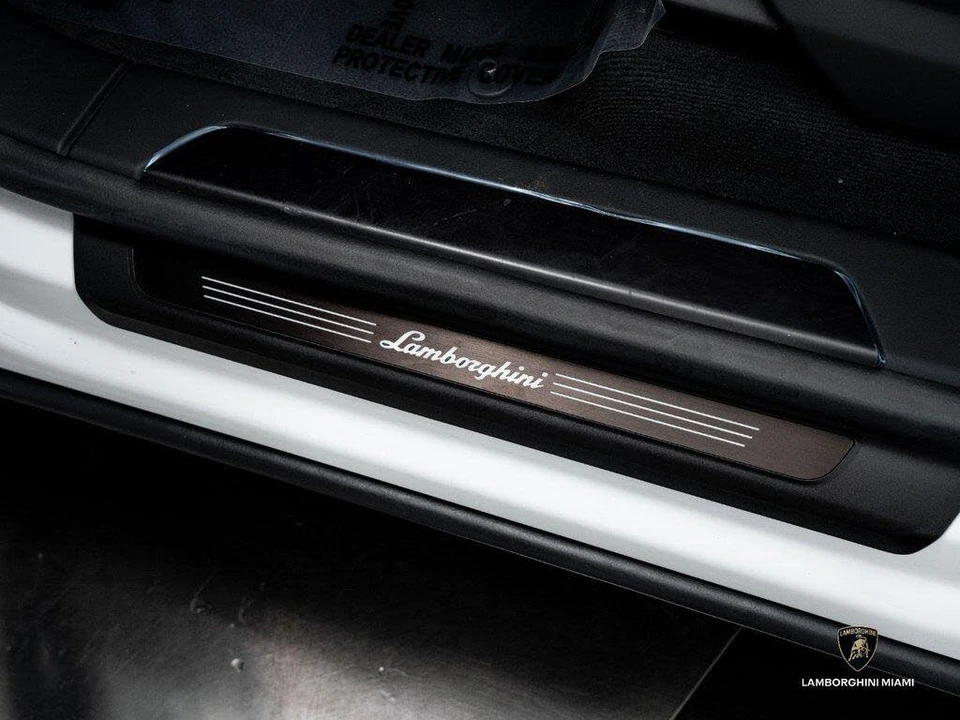 2026 Lamborghini Urus SE - Image 21 of 31
