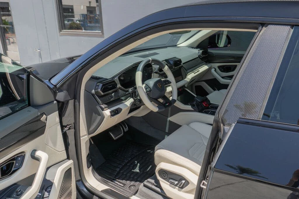 2026 Lamborghini Urus SE - Image 11 of 31
