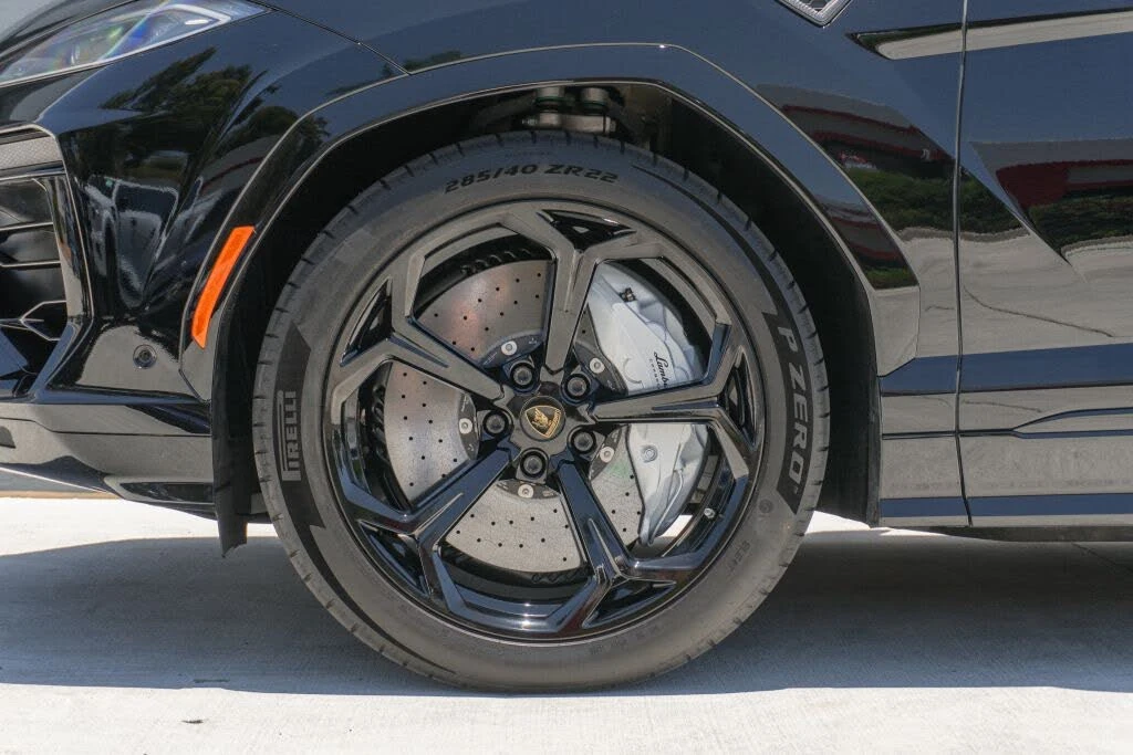 2026 Lamborghini Urus SE - Image 19 of 31
