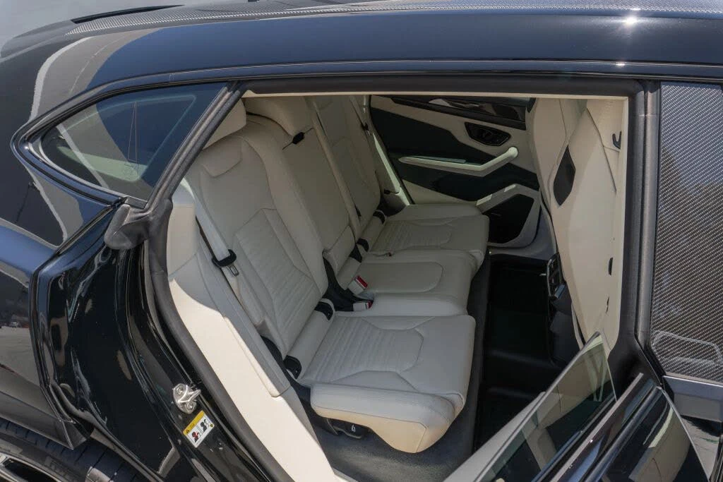 2026 Lamborghini Urus SE - Image 13 of 31